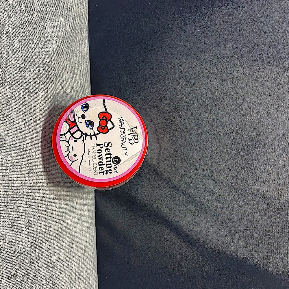 Wardabeauty hello kitty setting powder